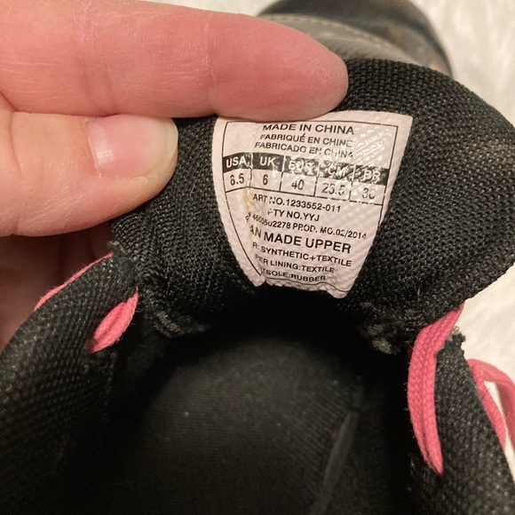 🔴-  Under Armour womens cletted shoes - Picture 11 of 13